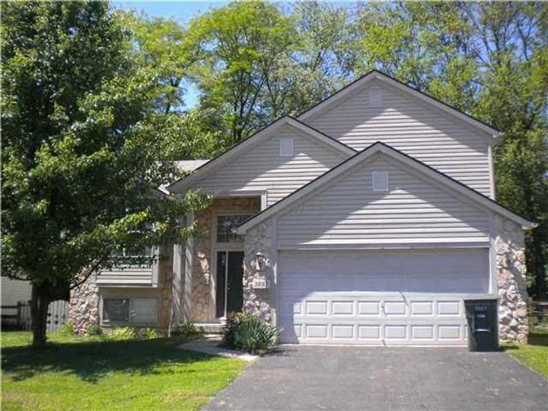 3887 Highland Bluff Drive, Groveport, OH 43125 Photo 4