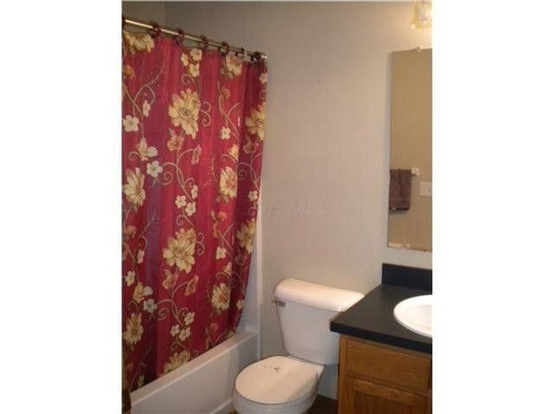 3887 Highland Bluff Drive, Groveport, OH 43125 Photo 7