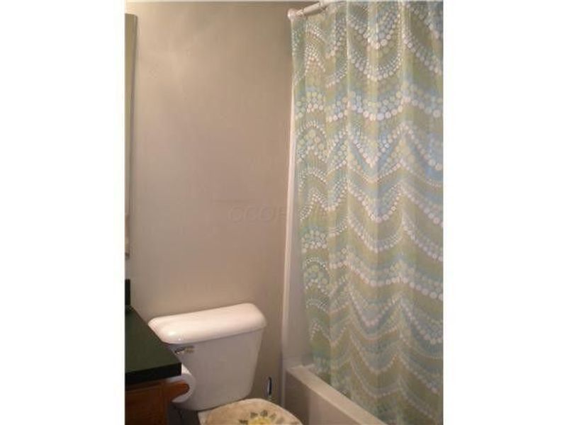 3887 Highland Bluff Drive, Groveport, OH 43125 Photo 8