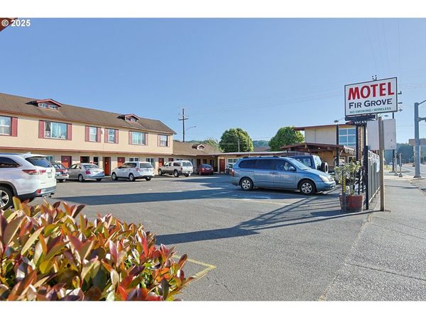 2178 WINCHESTER AVE, Reedsport, OR 97467