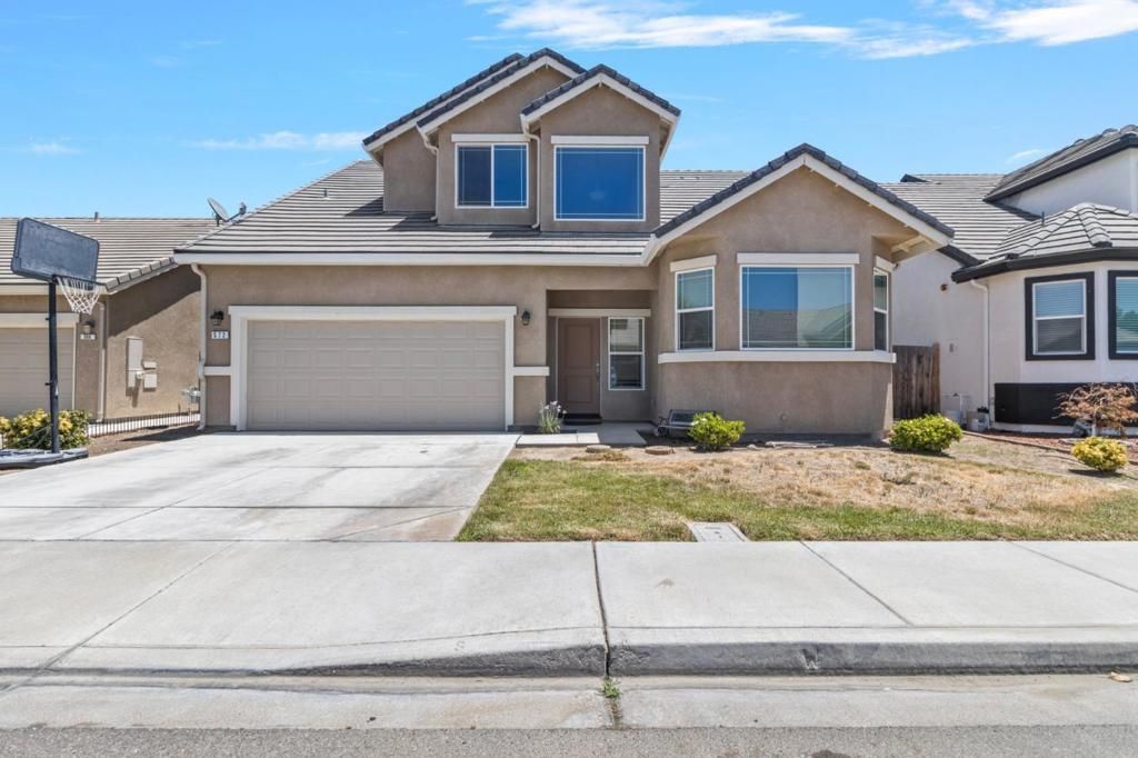 572 St Helena Drive, Newman, CA 95360 Main Photo