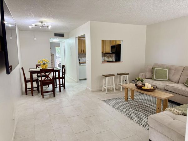 200 Village Green Circle E, Unit 310, Palm Springs, FL 33461