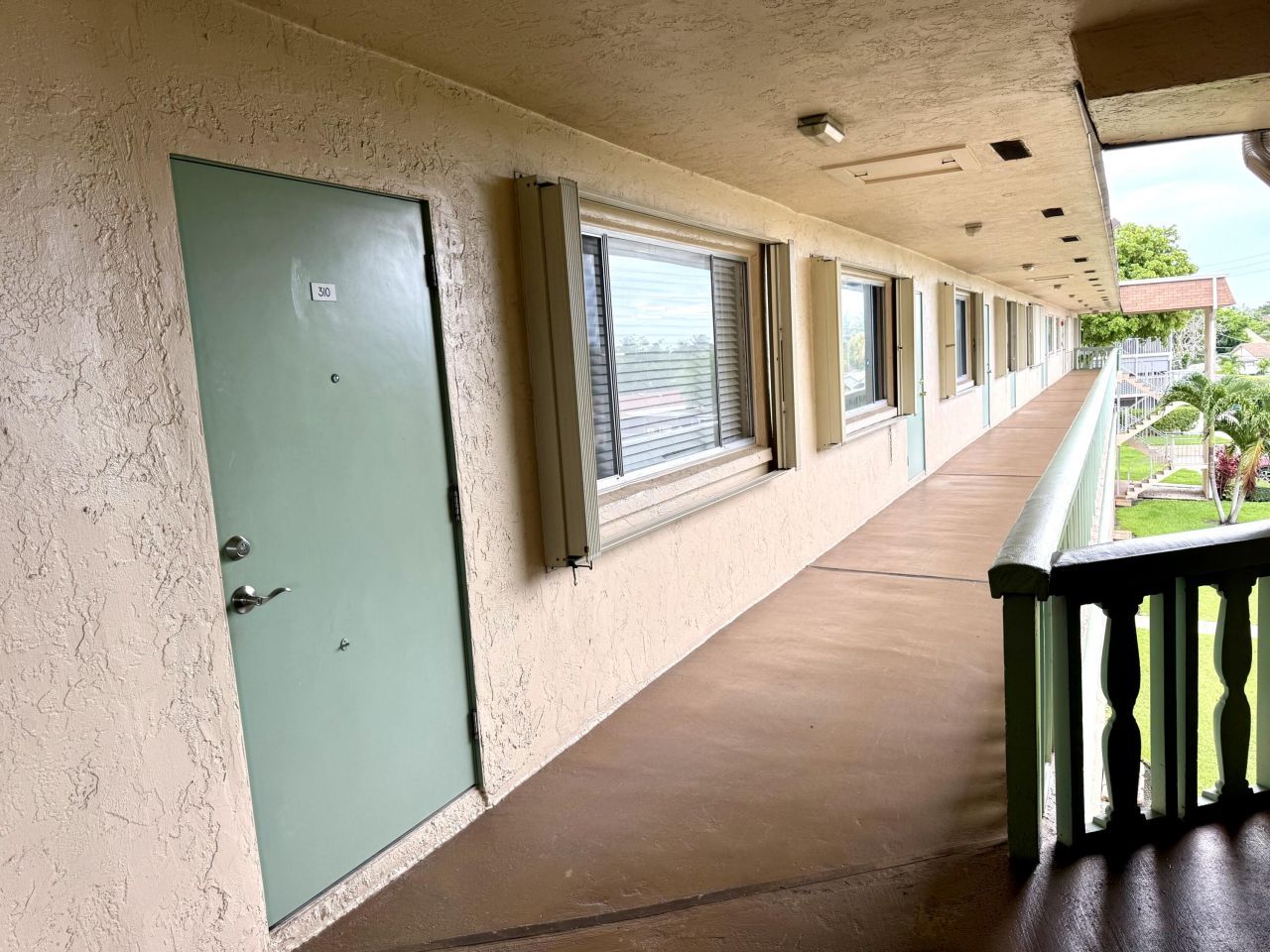200 Village Green Circle E, Unit 310, Palm Springs, FL 33461 Photo
