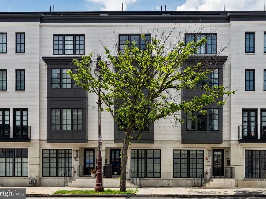 742 S Broad Street, Philadelphia, PA 19146 Main Photo