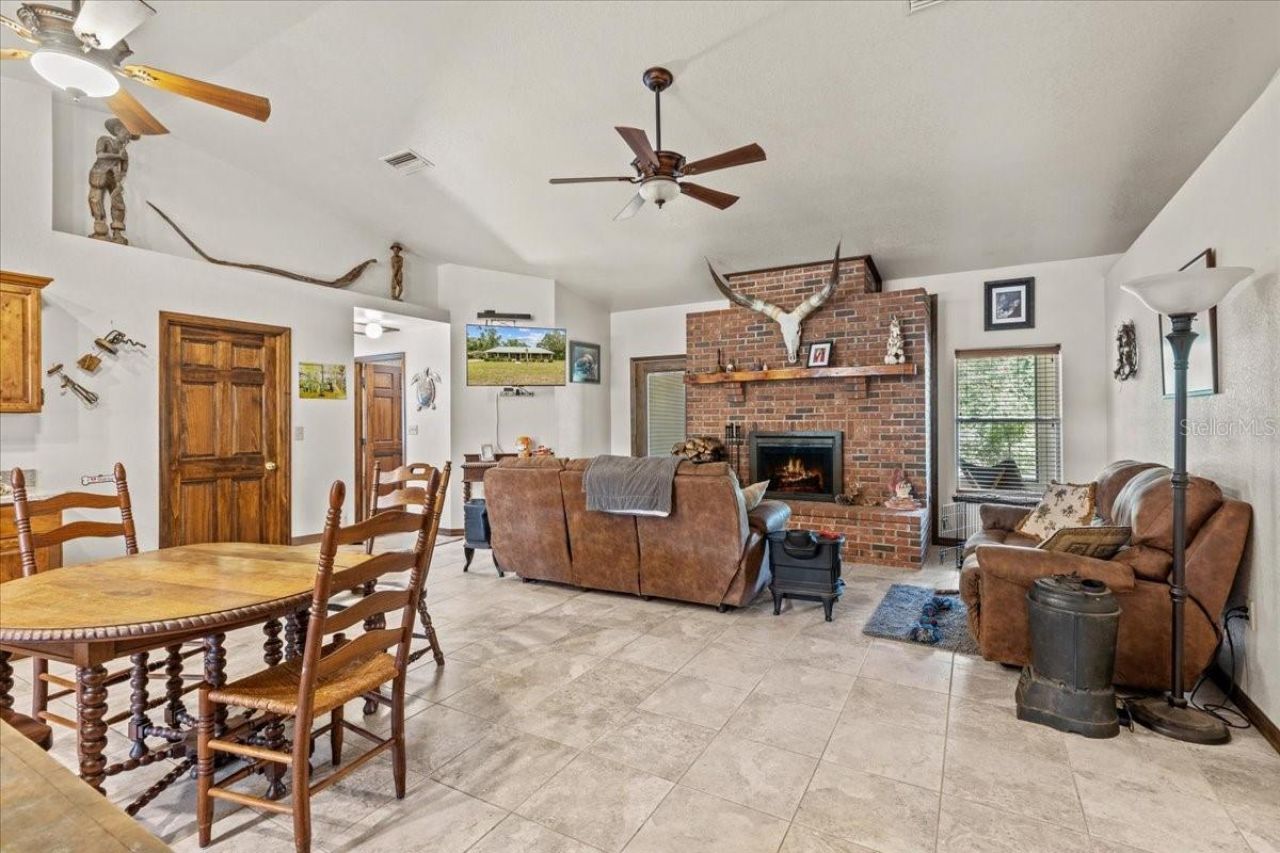 303 NE 290th Avenue, Old Town, FL 32680 Photo