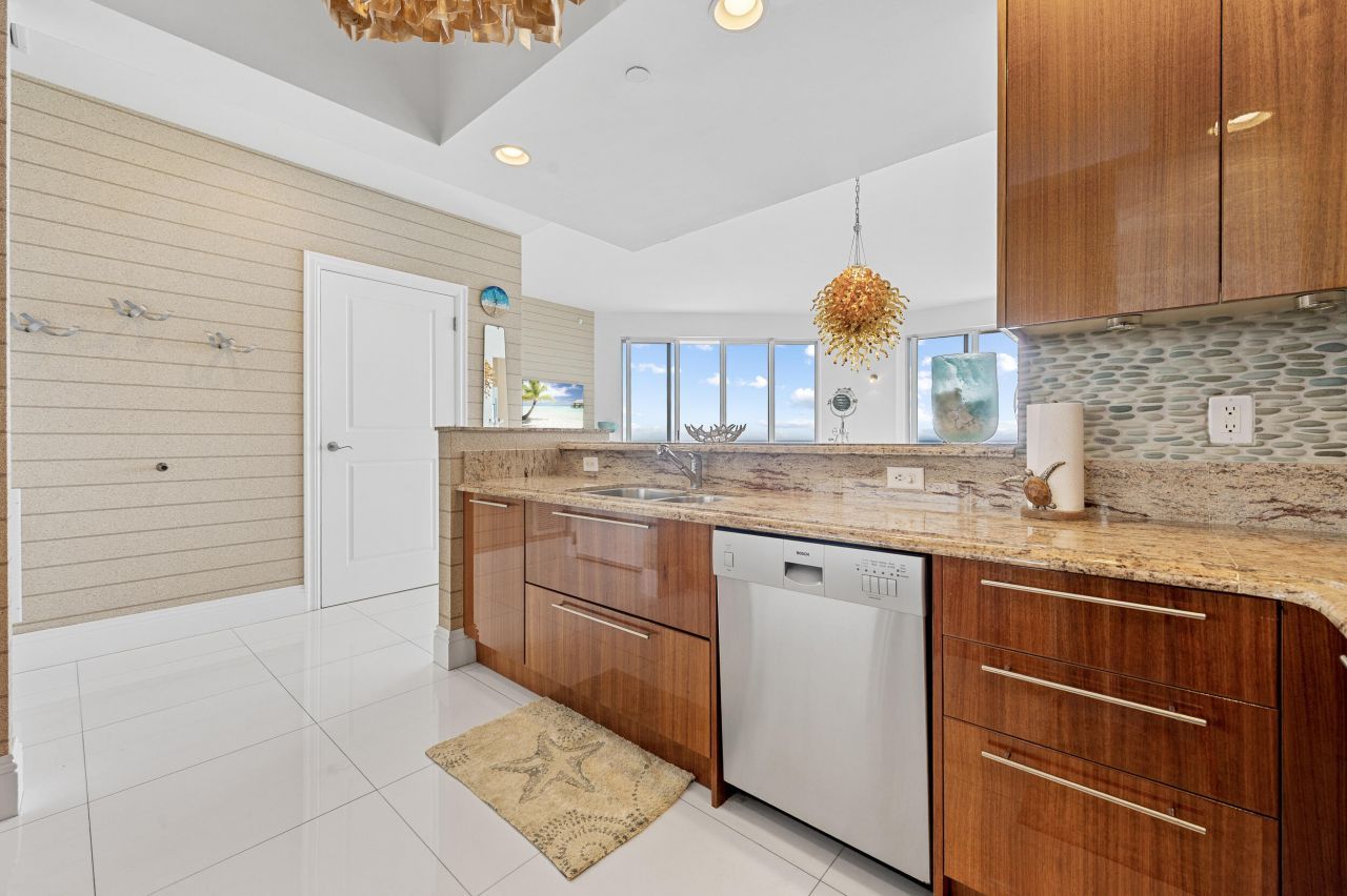 2700 N Ocean Drive, Unit Ph4b, Singer Island, FL 33404 Photo