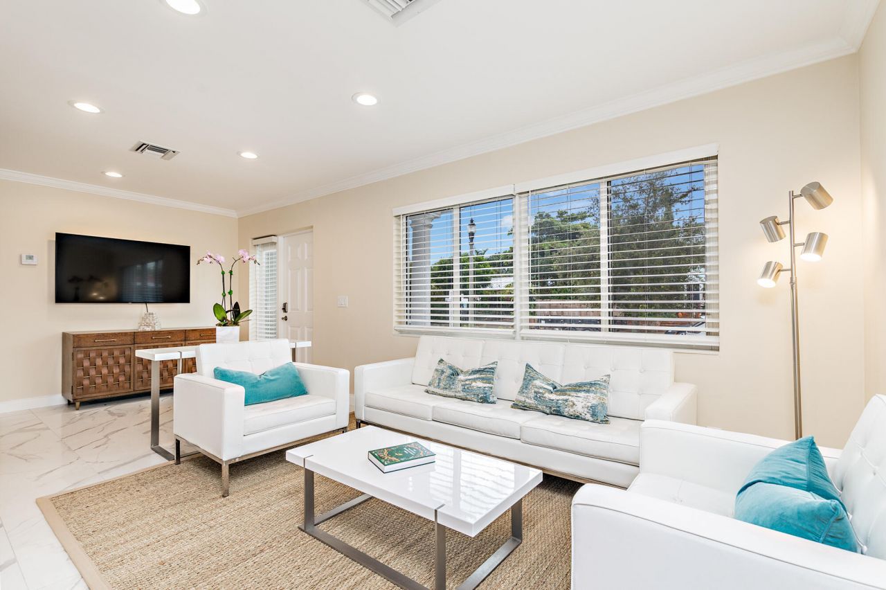 369 Valley Forge Road, West Palm Beach, FL 33405 Photo