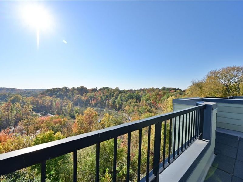 18875 Riversouth Terrace, Unit 35, Fairview Park, OH 44126 Photo 2