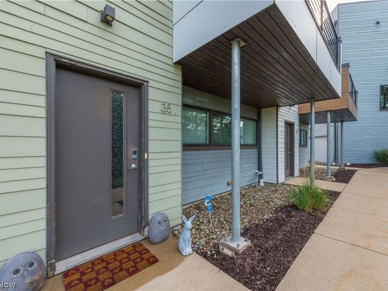 18875 Riversouth Terrace, Unit 35, Fairview Park, OH 44126 Photo 2
