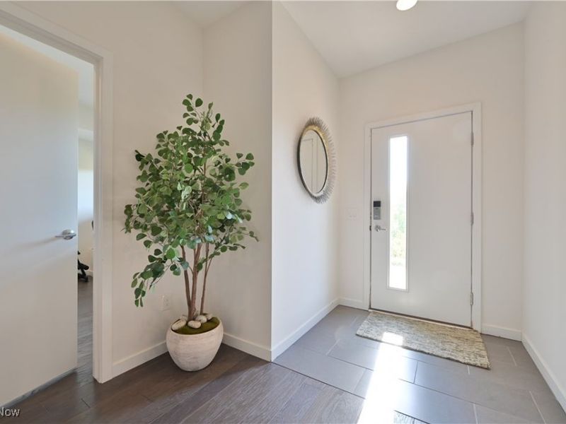 18875 Riversouth Terrace, Unit 35, Fairview Park, OH 44126 Photo 5