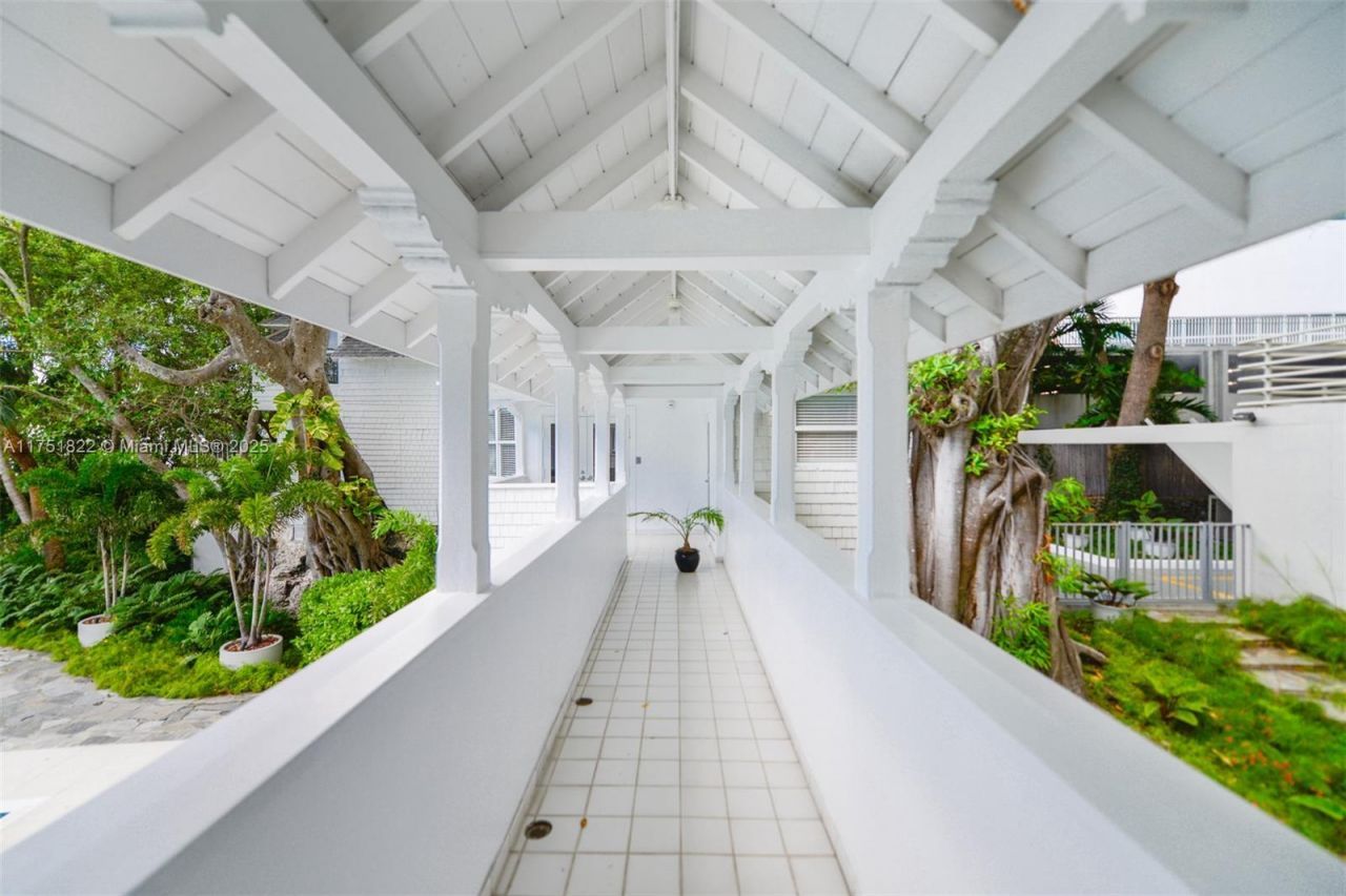 2025 Brickell Ave, Unit 901, Miami, FL 33129 Photo