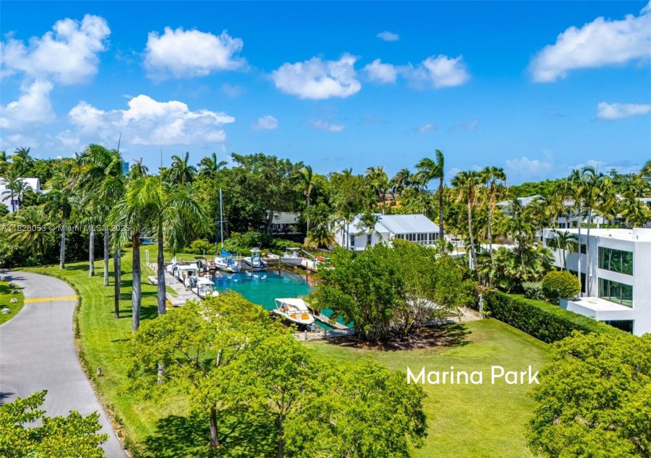 3540 N Moorings Way, Miami, FL 33133 Photo