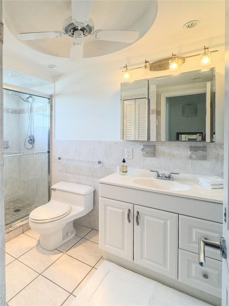 121 Golden Isles Dr, Unit 1107, Hallandale Beach, FL 33009 Photo