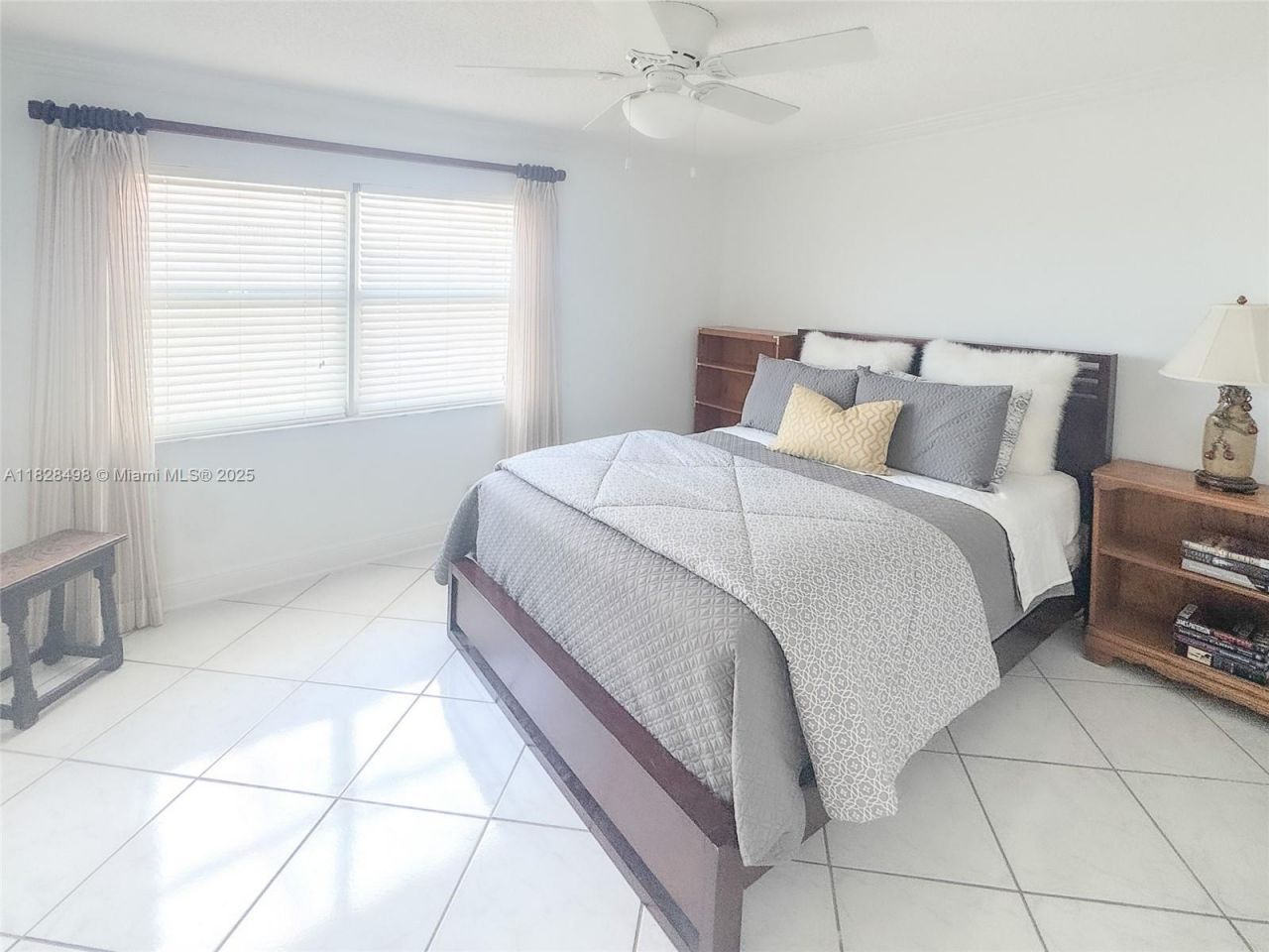 121 Golden Isles Dr, Unit 1107, Hallandale Beach, FL 33009 Photo