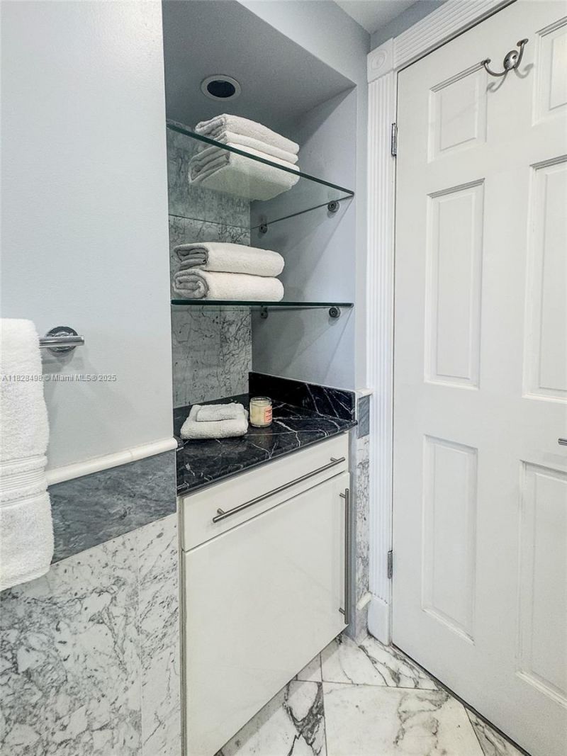 121 Golden Isles Dr, Unit 1107, Hallandale Beach, FL 33009 Photo