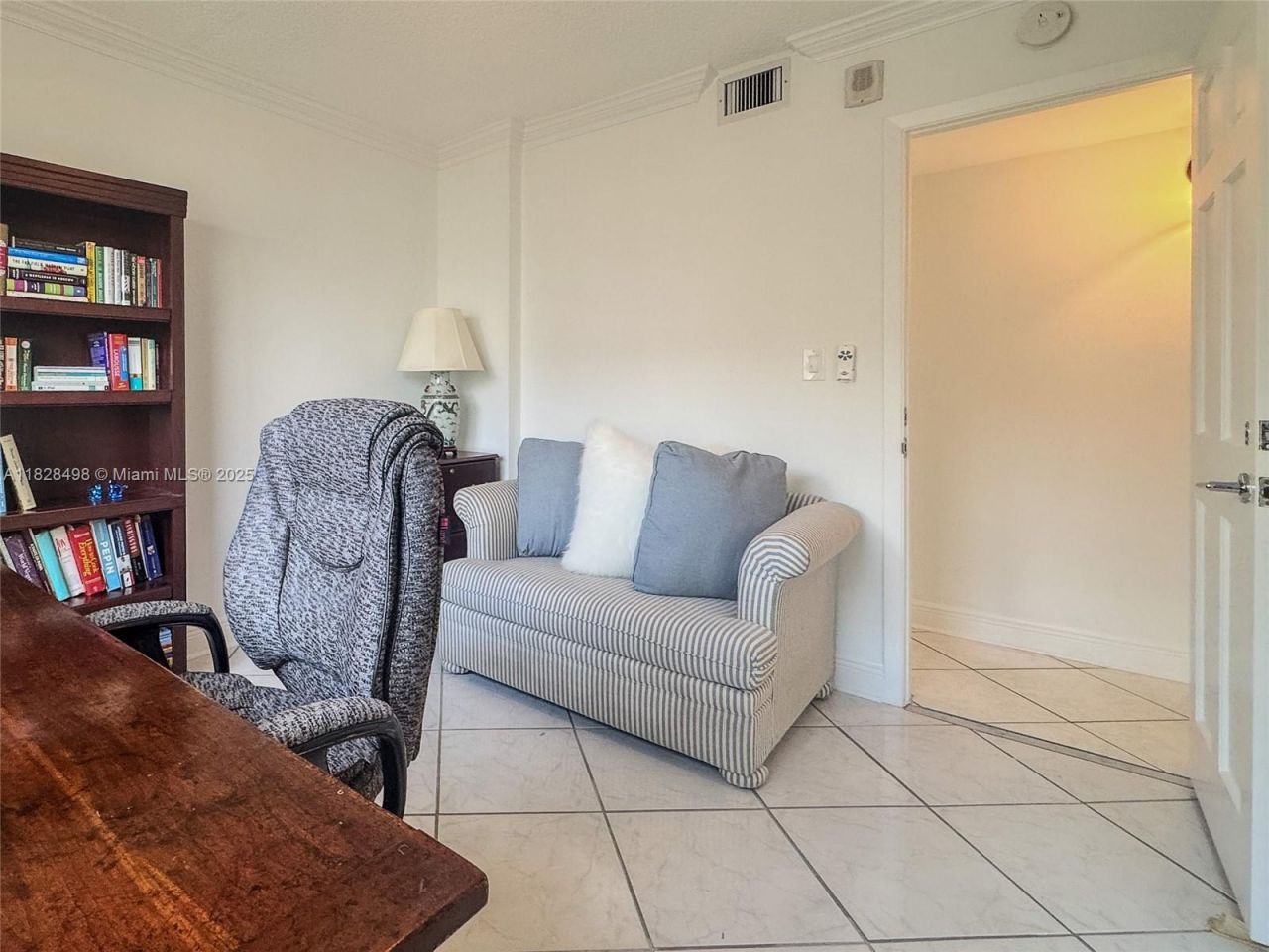 121 Golden Isles Dr, Unit 1107, Hallandale Beach, FL 33009 Photo