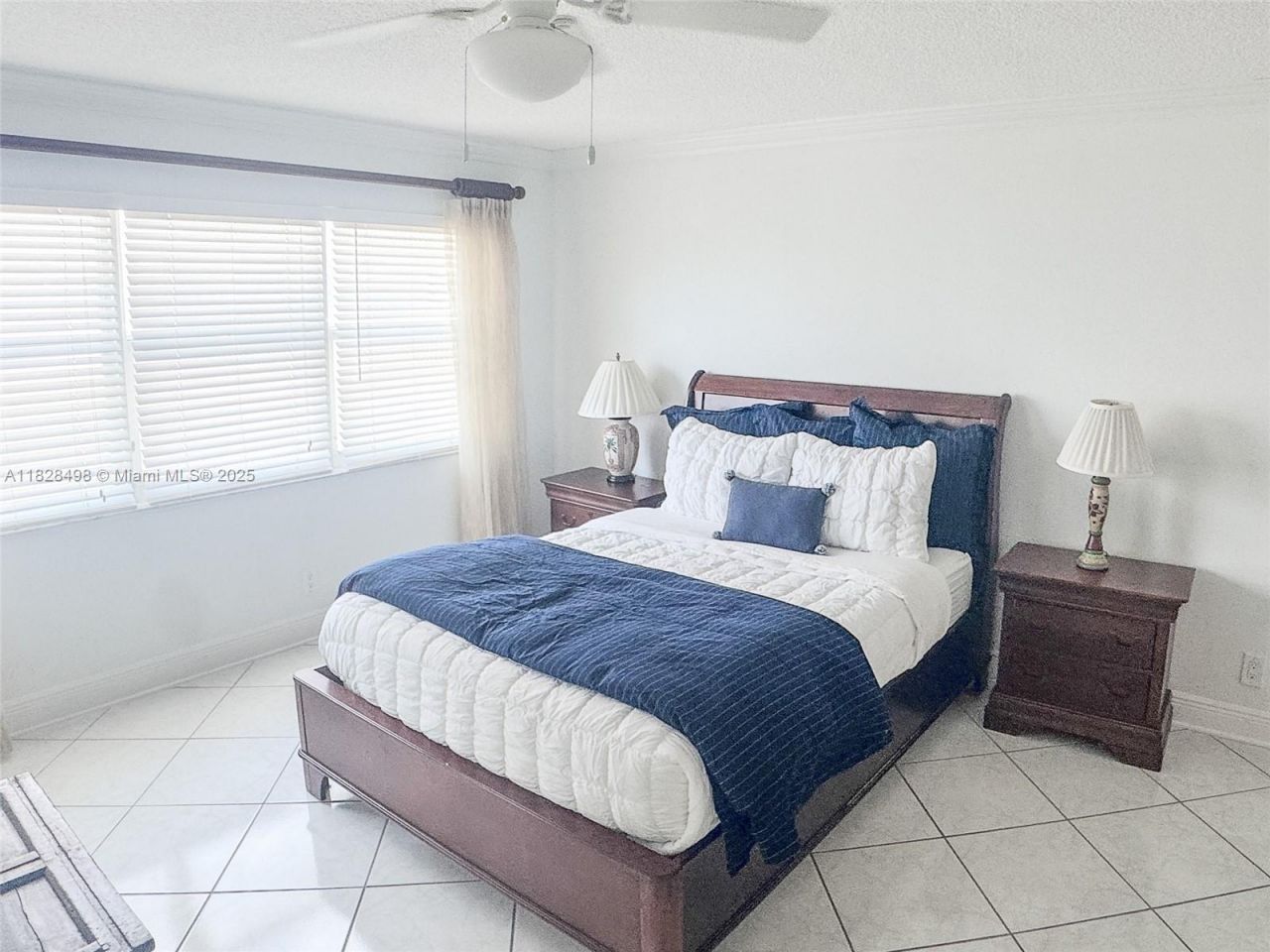 121 Golden Isles Dr, Unit 1107, Hallandale Beach, FL 33009 Photo