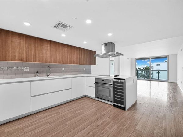 1025 92nd St, Unit 602, Bay Harbor Islands, FL 33154