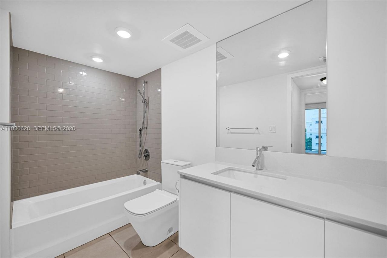 1025 92nd St, Unit 602, Bay Harbor Islands, FL 33154 Photo