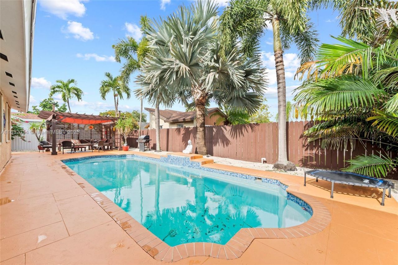 17130 SW 93rd Ave, Palmetto Bay, FL 33157 Photo