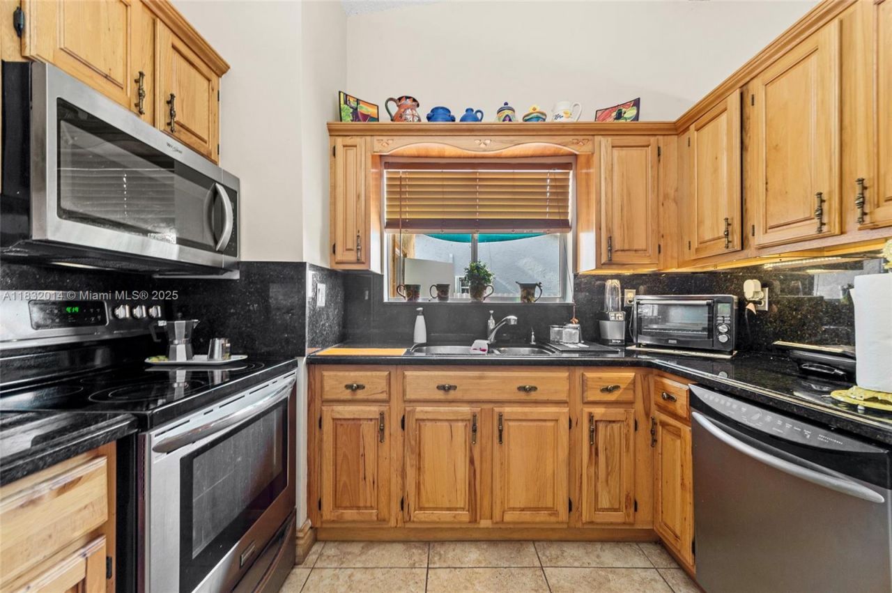 17130 SW 93rd Ave, Palmetto Bay, FL 33157 Photo