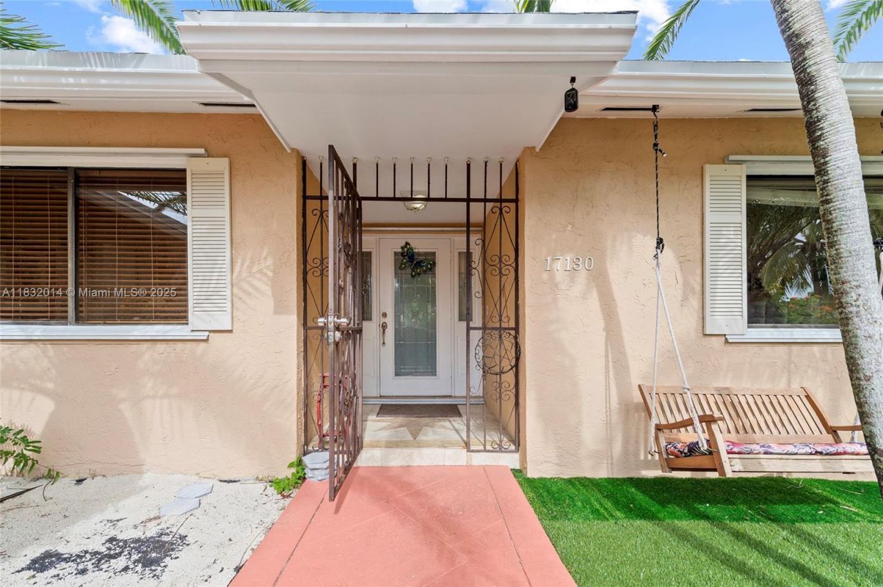 17130 SW 93rd Ave, Palmetto Bay, FL 33157 Photo