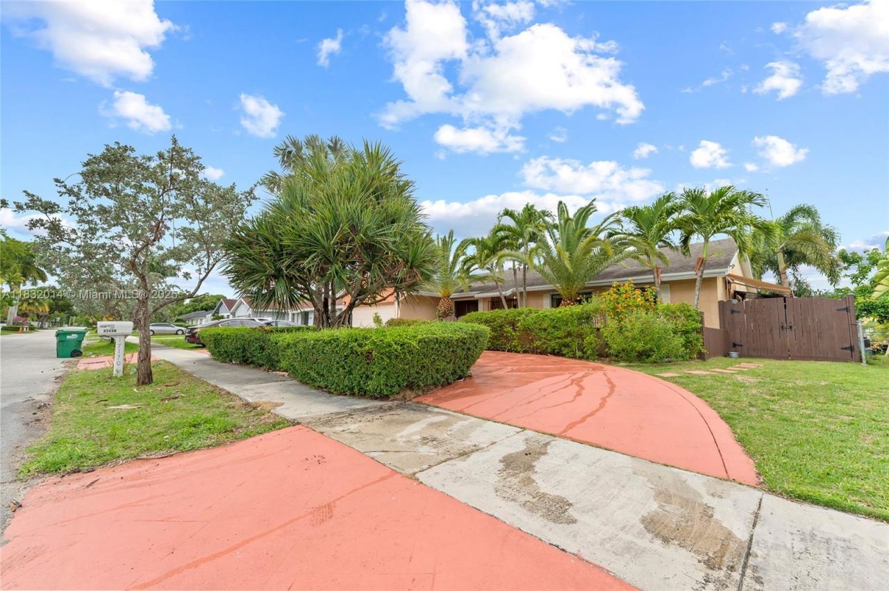 17130 SW 93rd Ave, Palmetto Bay, FL 33157 Photo