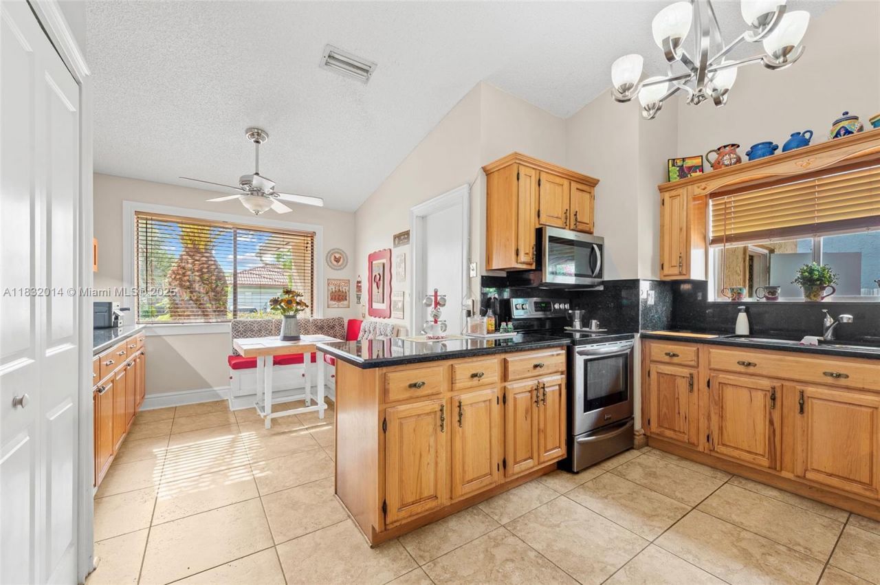 17130 SW 93rd Ave, Palmetto Bay, FL 33157 Photo