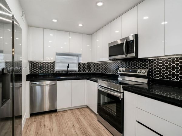 8901 S Hollybrook Blvd, Unit 109, Pembroke Pines, FL 33025