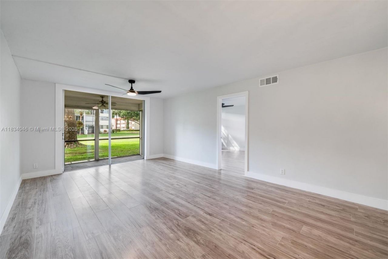 8901 S Hollybrook Blvd, Unit 109, Pembroke Pines, FL 33025 Photo