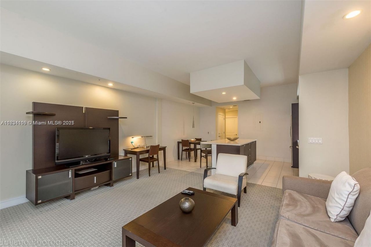 5300 NW 87th Ave, Unit 1201, Doral, FL 33178 Photo