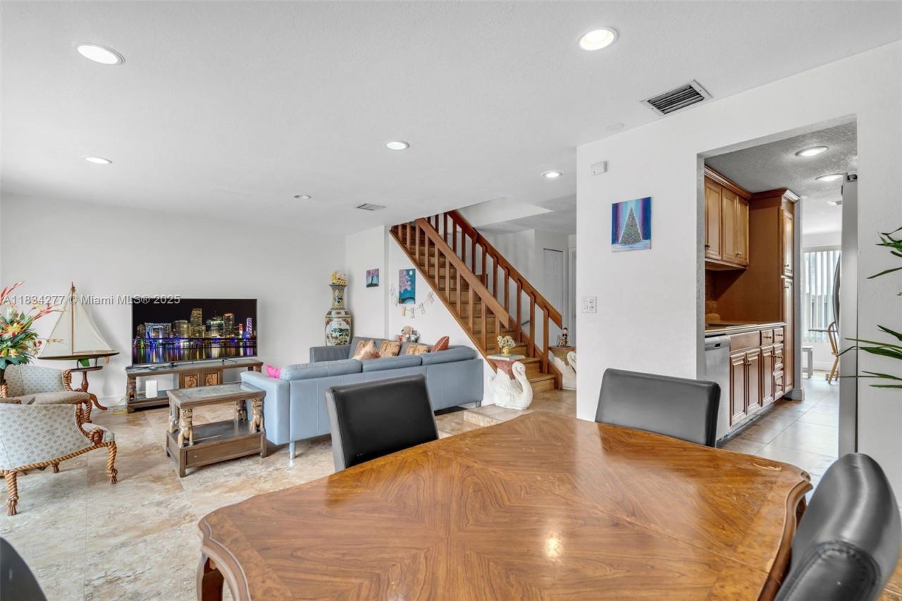 8256 NW 9th Ct, Unit 2, Plantation, FL 33324 Photo