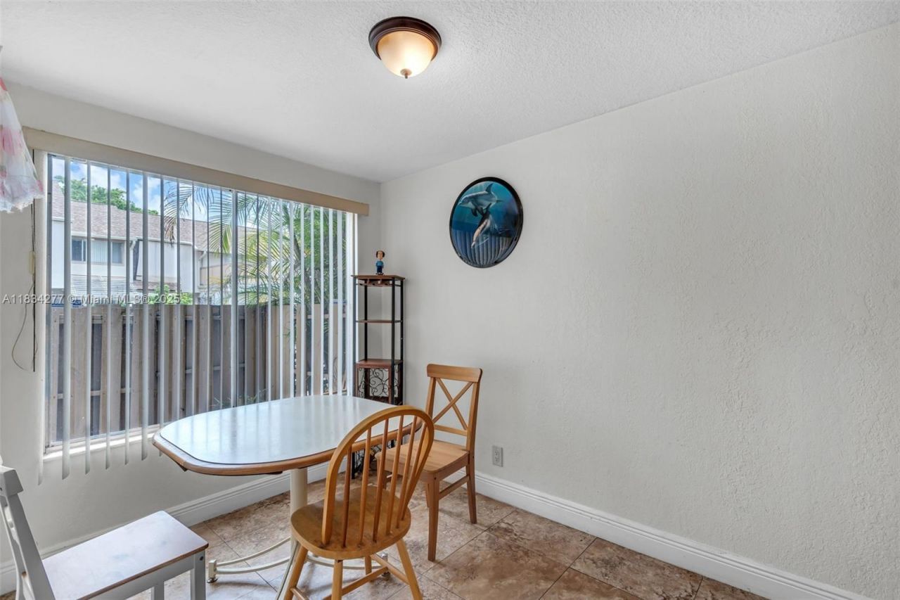 8256 NW 9th Ct, Unit 2, Plantation, FL 33324 Photo