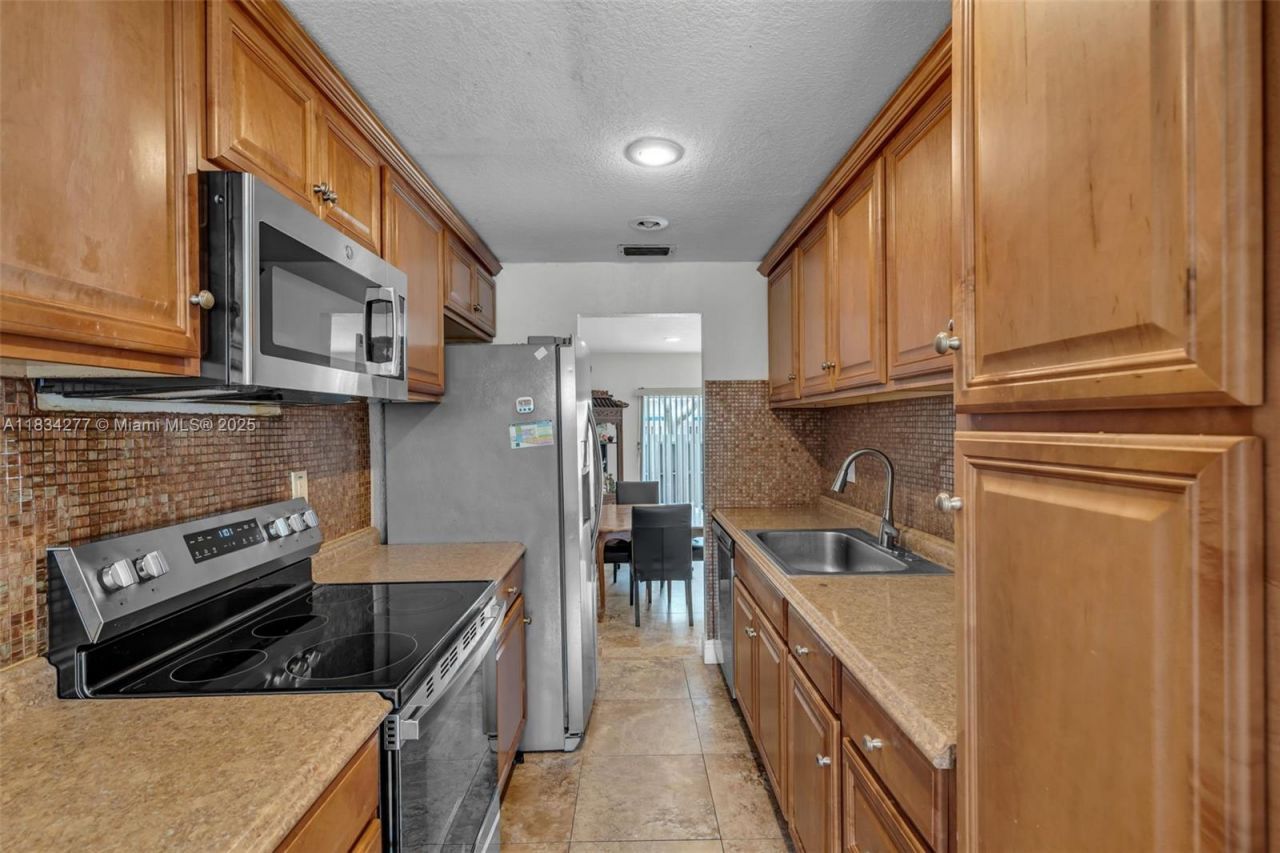 8256 NW 9th Ct, Unit 2, Plantation, FL 33324 Photo