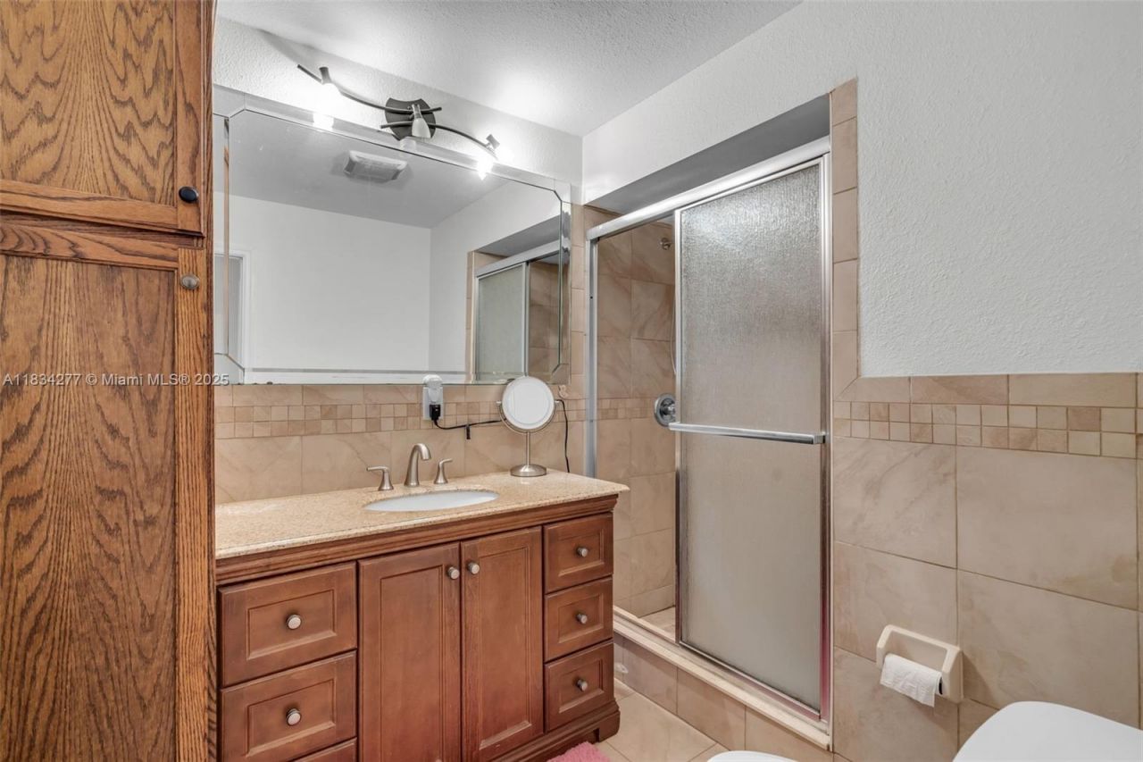 8256 NW 9th Ct, Unit 2, Plantation, FL 33324 Photo