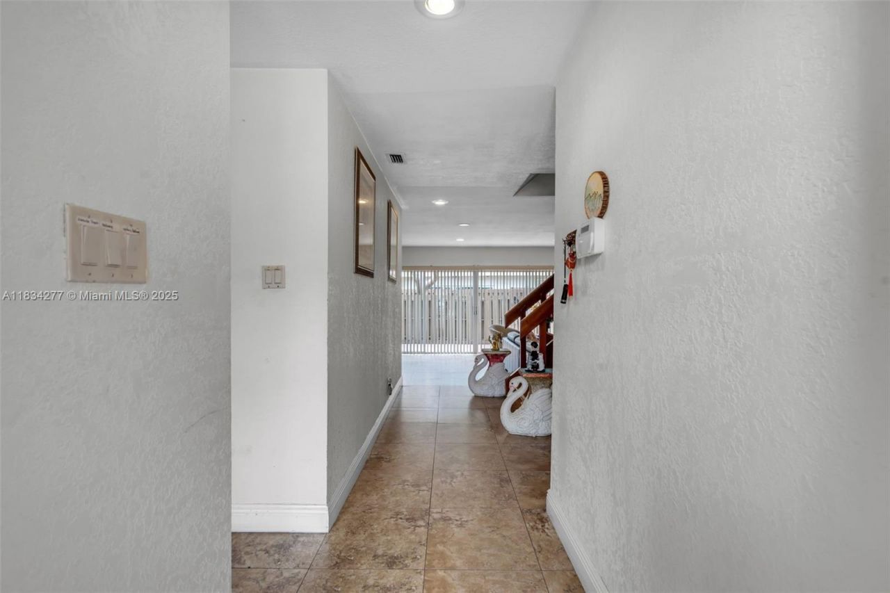 8256 NW 9th Ct, Unit 2, Plantation, FL 33324 Photo