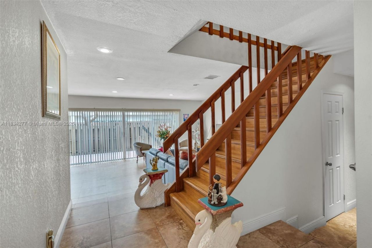 8256 NW 9th Ct, Unit 2, Plantation, FL 33324 Photo