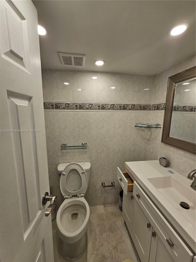 200 172nd St, Unit 217, Sunny Isles Beach, FL 33160 Photo