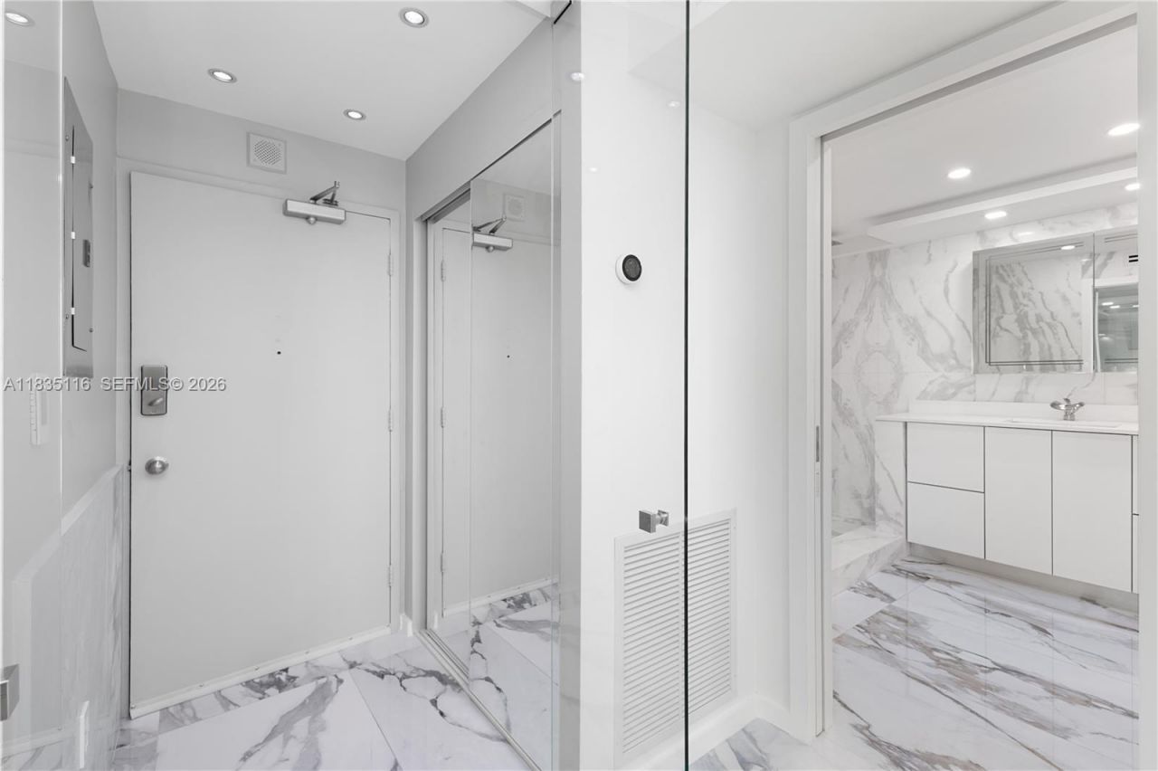 401 Ocean Dr, Unit 1004, Miami Beach, FL 33139 Photo