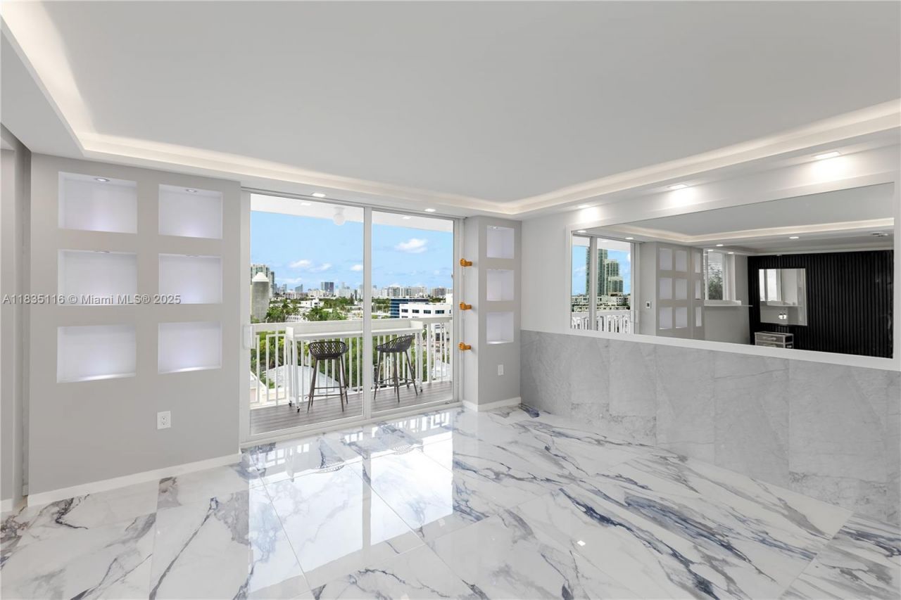 401 Ocean Dr, Unit 1004, Miami Beach, FL 33139 Photo