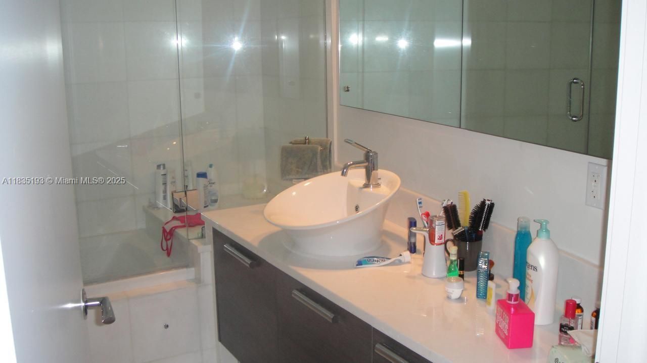 2950 NE 188th St, Unit 222, Aventura, FL 33180 Photo