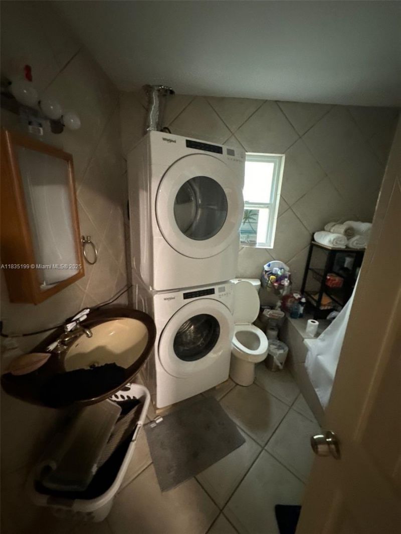 7885 Crespi Blvd, Miami Beach, FL 33141 Photo