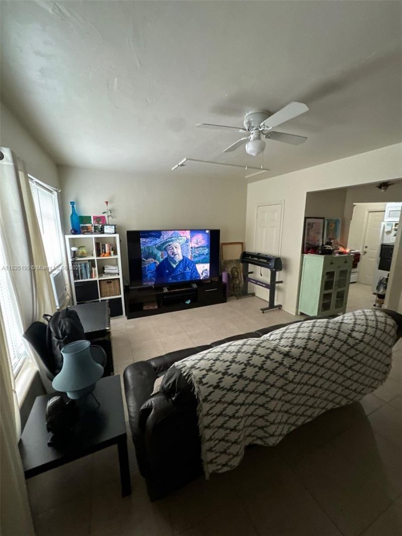 7885 Crespi Blvd, Miami Beach, FL 33141 Photo