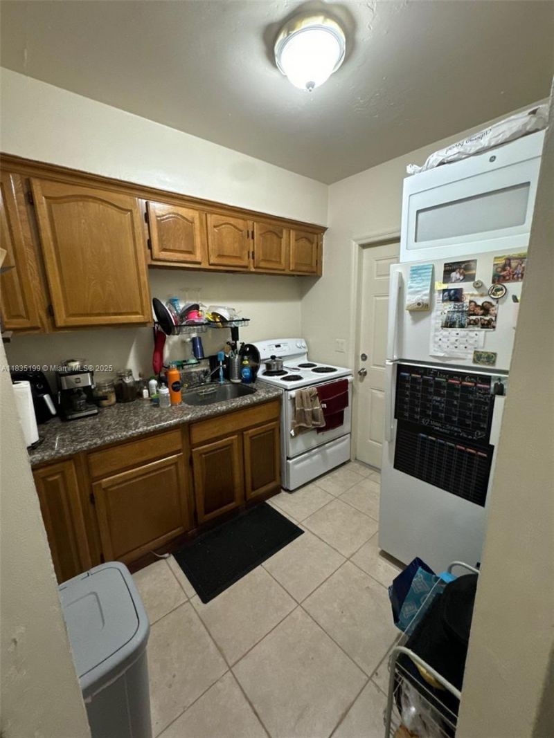 7885 Crespi Blvd, Miami Beach, FL 33141 Photo