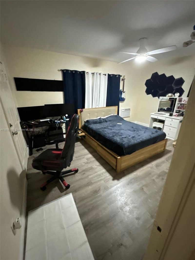 7885 Crespi Blvd, Miami Beach, FL 33141 Photo