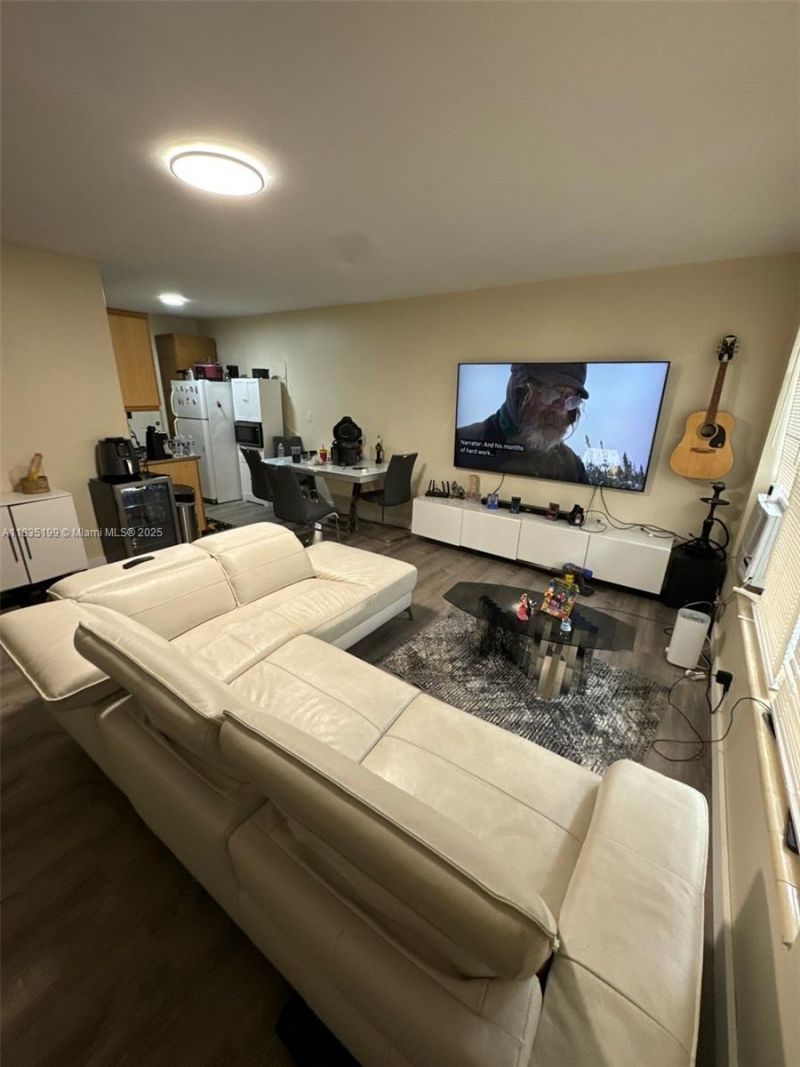 7885 Crespi Blvd, Miami Beach, FL 33141 Photo