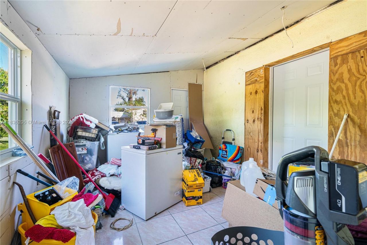 1300 NE 203rd St, Miami, FL 33179 Photo