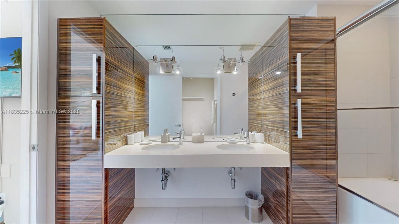 2020 N Bayshore Dr, Unit 2801, Miami, FL 33137 Photo