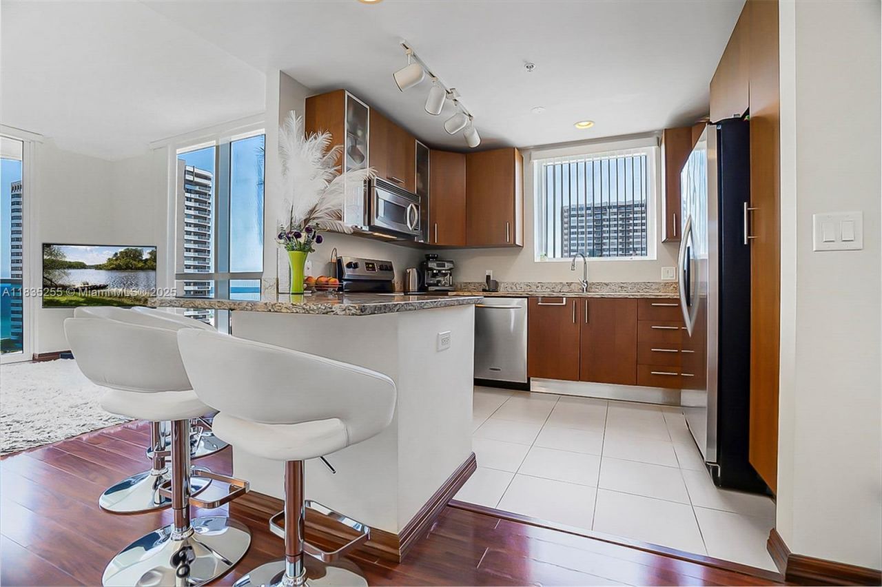 1945 S Ocean Dr, Unit 901, Hallandale Beach, FL 33009 Photo