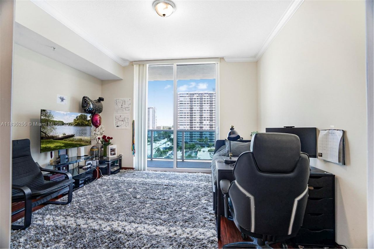 1945 S Ocean Dr, Unit 901, Hallandale Beach, FL 33009 Photo